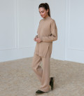 Oversized sweater with caramel slits